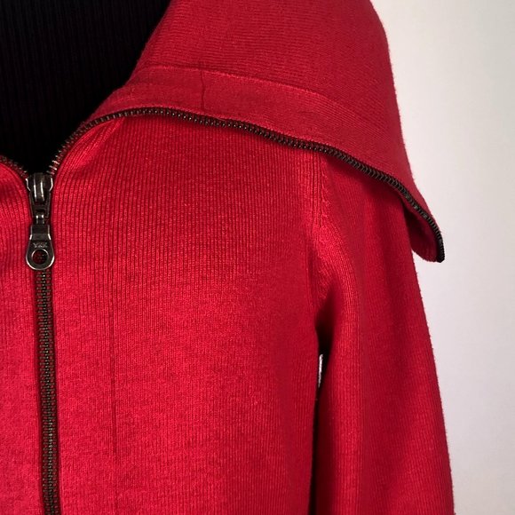 CAbi 285 Zip It Cardigan Sweater M Womens Red Asymmetrical Short 3/4 Sleeve Top - Picture 3 of 8